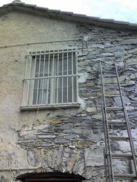 Rustico ligure stiamo riportando i sassi a vista - Sabbiature Lamature