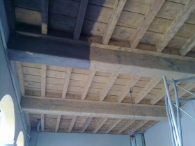 Sabbiatura di soffitti in legno - Sabbiature Lamature 